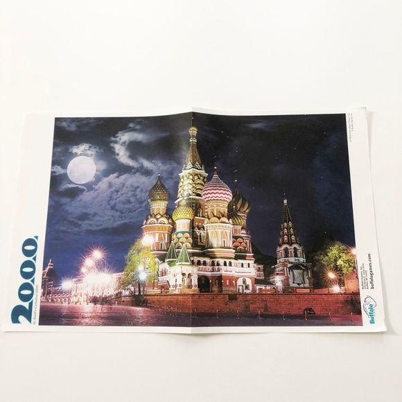 Buffalo Games "St Basil's Cathedral" Jigsaw Puzzle 2000 pc -- 38.5"x26.5" - Picture 4 of 4